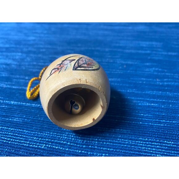 Vintage Japanese Wooden Bell Doll Head Hand Painted 2" 998A - Picture 3 of 3